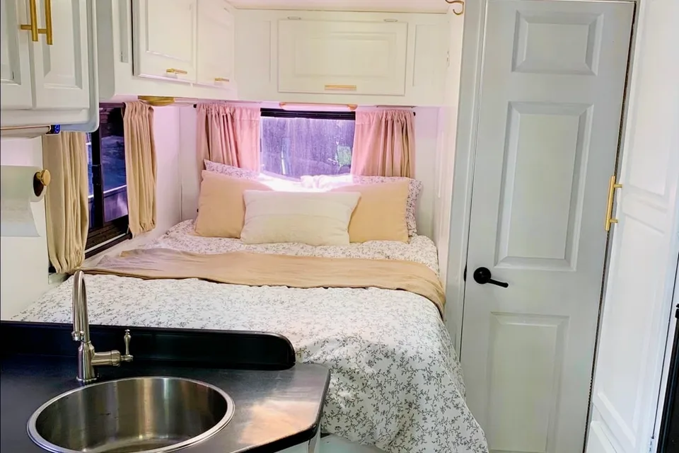 Carly’s Majestic 23A Class C