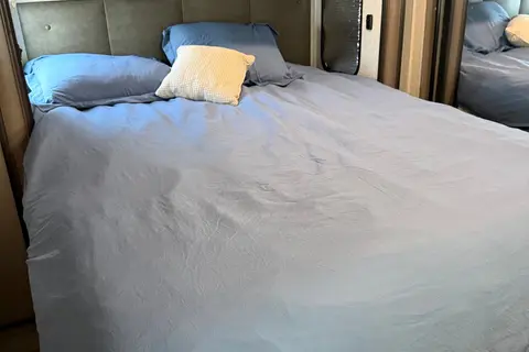 5th Wheel Luxury Living