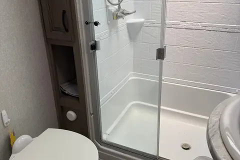 5th Wheel Luxury Living
