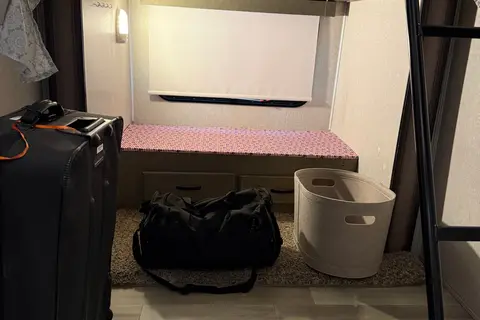 5th Wheel Luxury Living