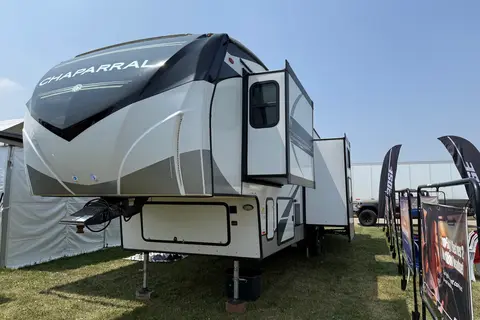 5th Wheel Luxury Living