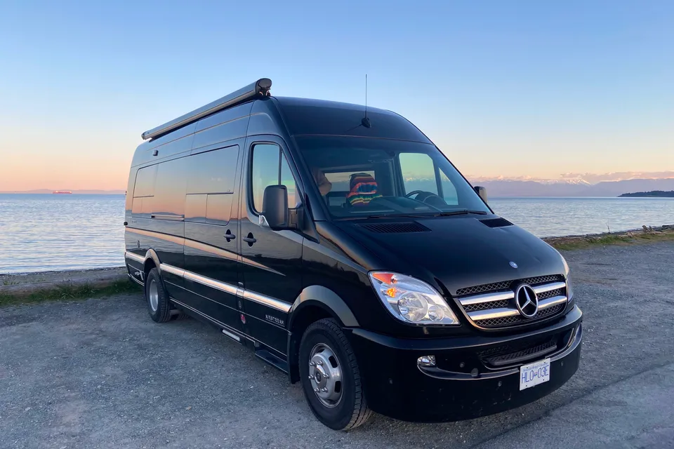 Ric Flairstream - Fully Camperised Mercedes Sprinter