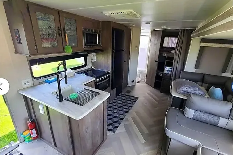 Fireside RV's 2021 Forest River Salem 26DBUD Bunkhouse - LMI1588 *
