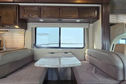 Family RV Class C Perfect Size, equiped with Cooking, Sleeping and Camping supplies.