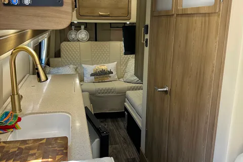 Native Adventures 2022 Luxury Sprinter