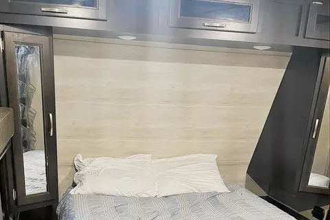 Jayco Travel Trailer 2/t bunk room and outdoor kitchen!