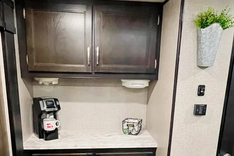 Jayco Travel Trailer 2/t bunk room and outdoor kitchen!