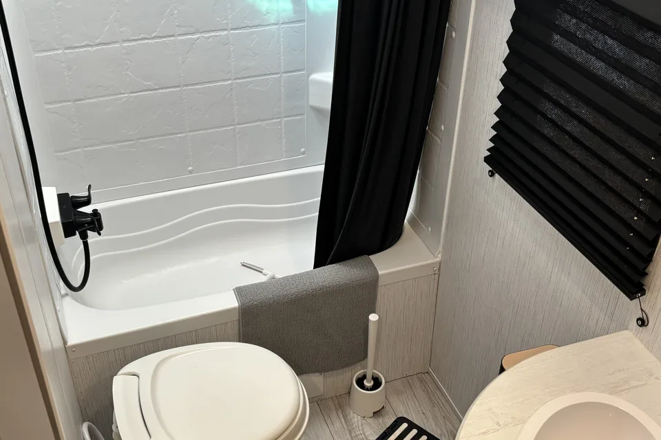 Sambolin Private King Bedroom Sleeps 5 Comfortably