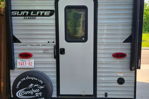 Jackie's Sunset Park RV Sunlite16Bh Travel Trailer