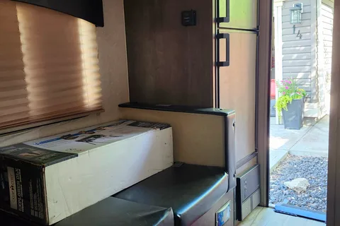Jackie's Sunset Park RV Sunlite16Bh Travel Trailer