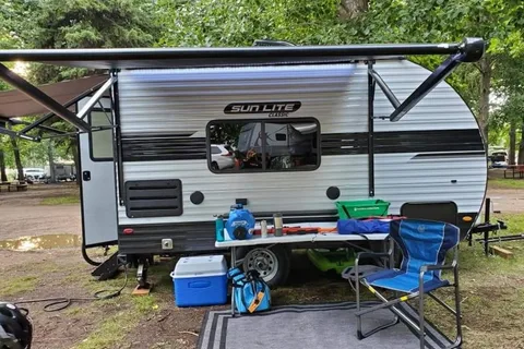Jackie's Sunset Park RV Sunlite16Bh Travel Trailer