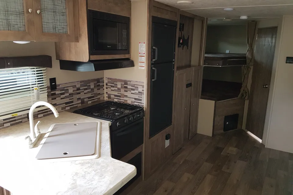 Dennis's Palomino Puma xle lite Travel Trailer