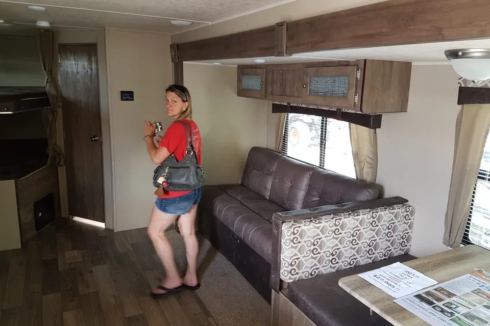 Dennis's Palomino Puma xle lite Travel Trailer
