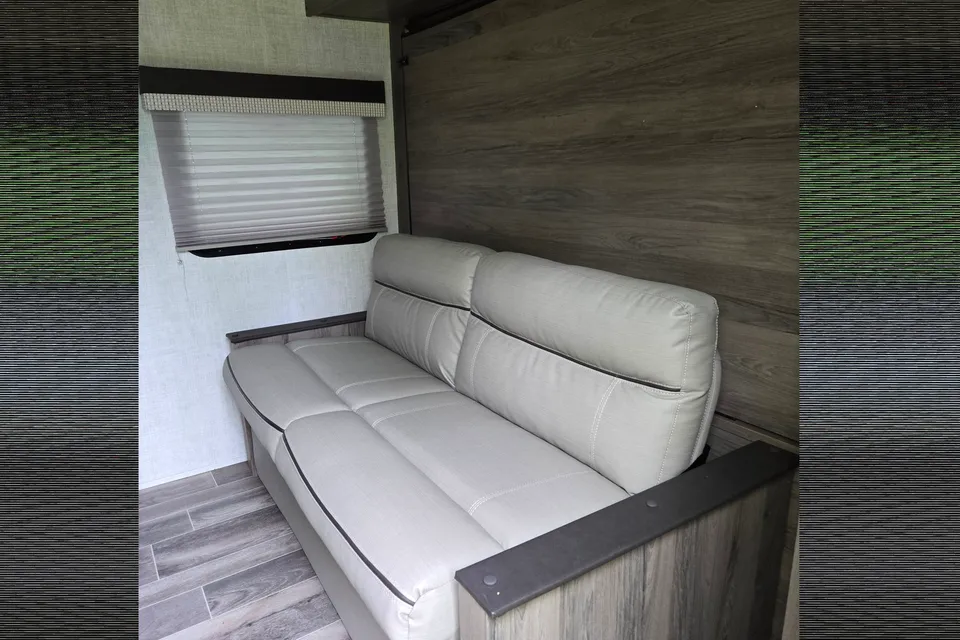 Like New - Grand River 22MB Travel Trailer