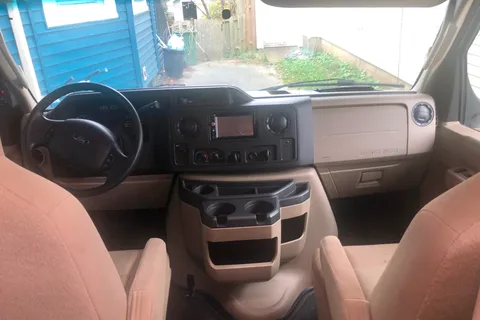 Colleen's Ford Adventurer 24DS Class C