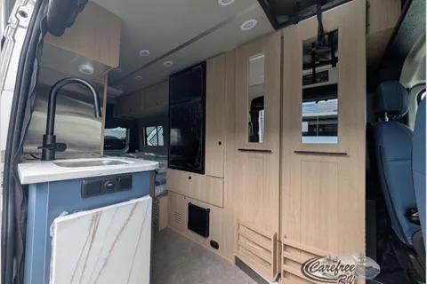 Carefree RV's Roadtrek Play Tuff SL Class B