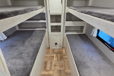 2023 comforline bunkhouse
