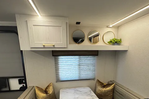 Couples Glamping Coach! (Free Napa or Sonoma Pick up)