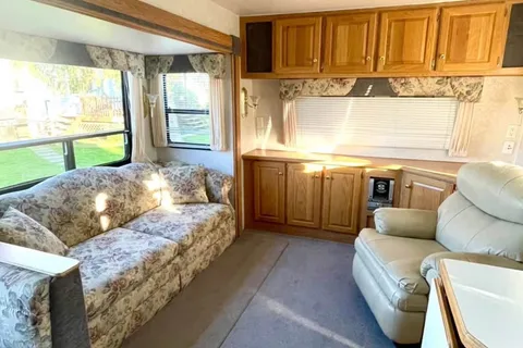 Golden Hour Getaway 31 FLS Travel Trailer