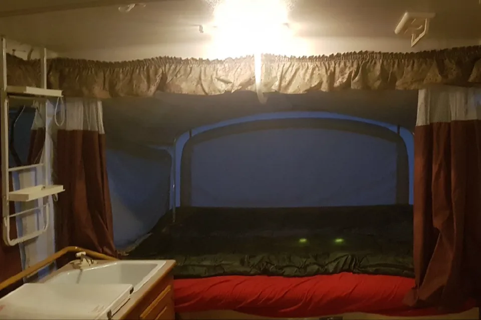 2002 Coleman Santa Fe Tent Trailer!