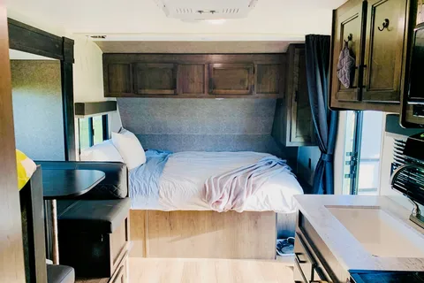 Jay&Sarah's Starcraft Camper