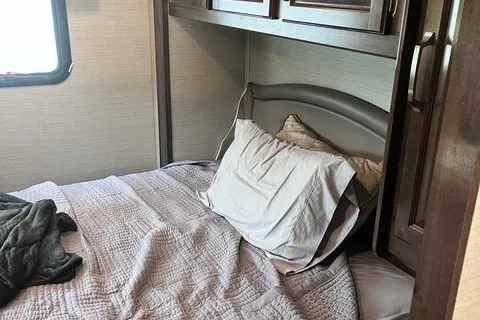 Luxury Greyhawk 30X Class C | Free Starlink WiFi | Fully Equipped