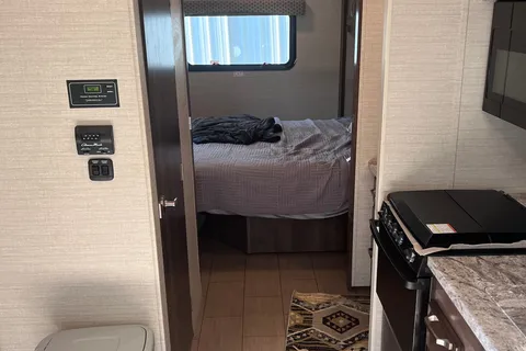 Luxury Greyhawk 30X Class C | Free Starlink WiFi | Fully Equipped