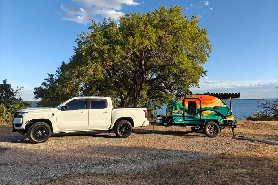 Sunset Teardrop Retreat — A/C, Pet-Friendly, Cozy Galley