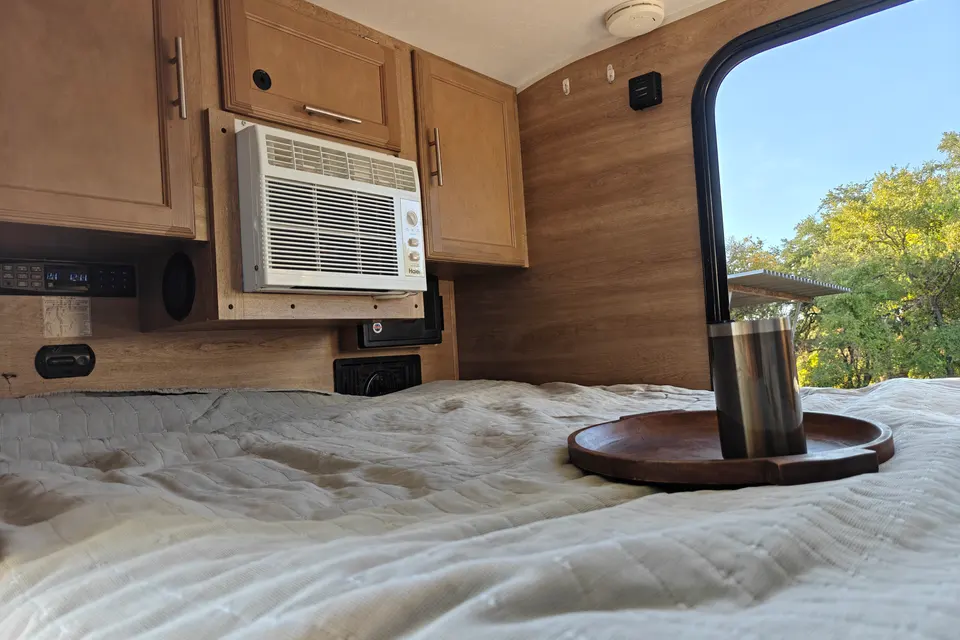 Sunset Teardrop Retreat — A/C, Pet-Friendly, Cozy Galley