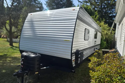 Brand New! 2025 Keystone Coleman 23B Travel Trailer