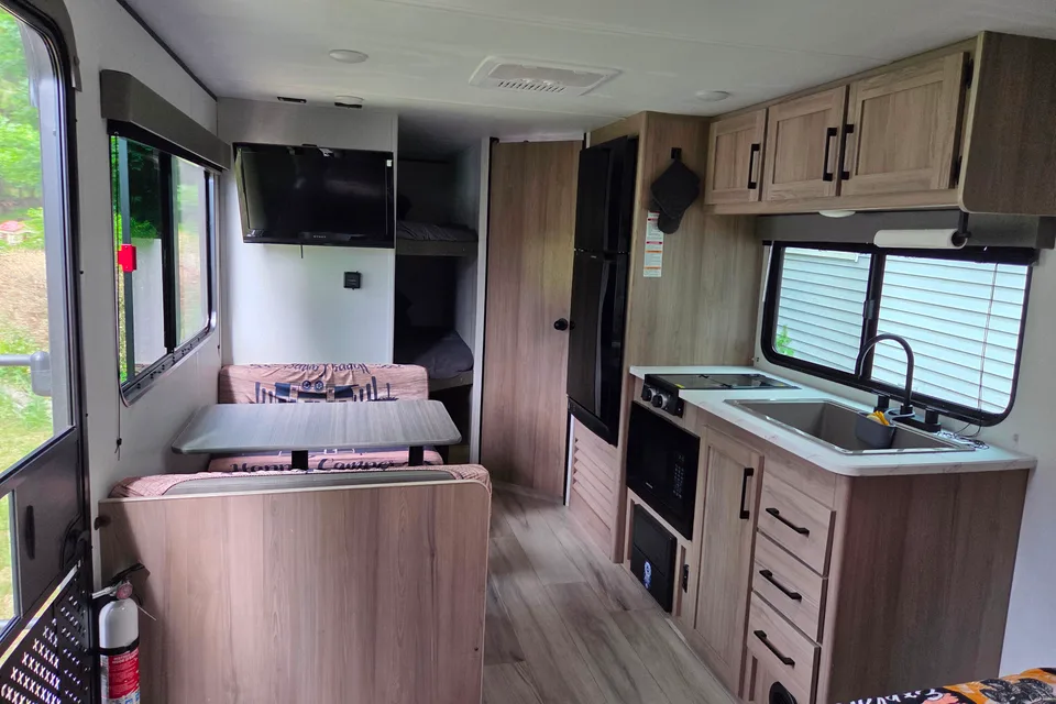 Brand New! 2025 Keystone Coleman 23B Travel Trailer