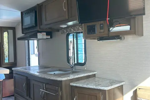 Daniel's 22' Keystone Crossfire Travel Trailer