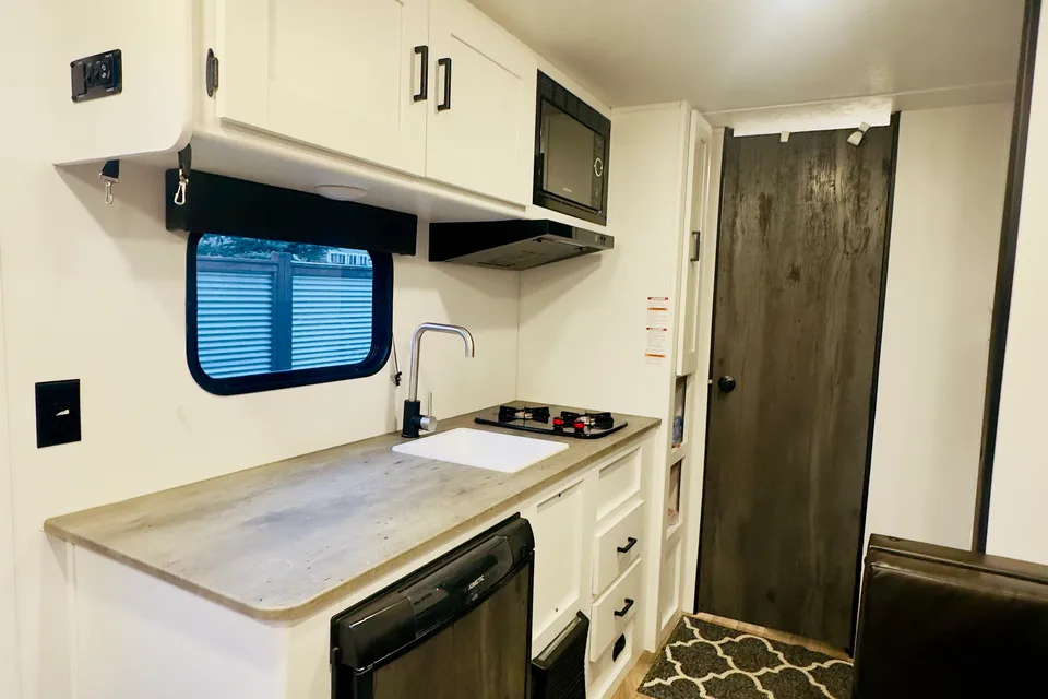 👑 Lainey's Keystone Hideout Travel Trailer 👑