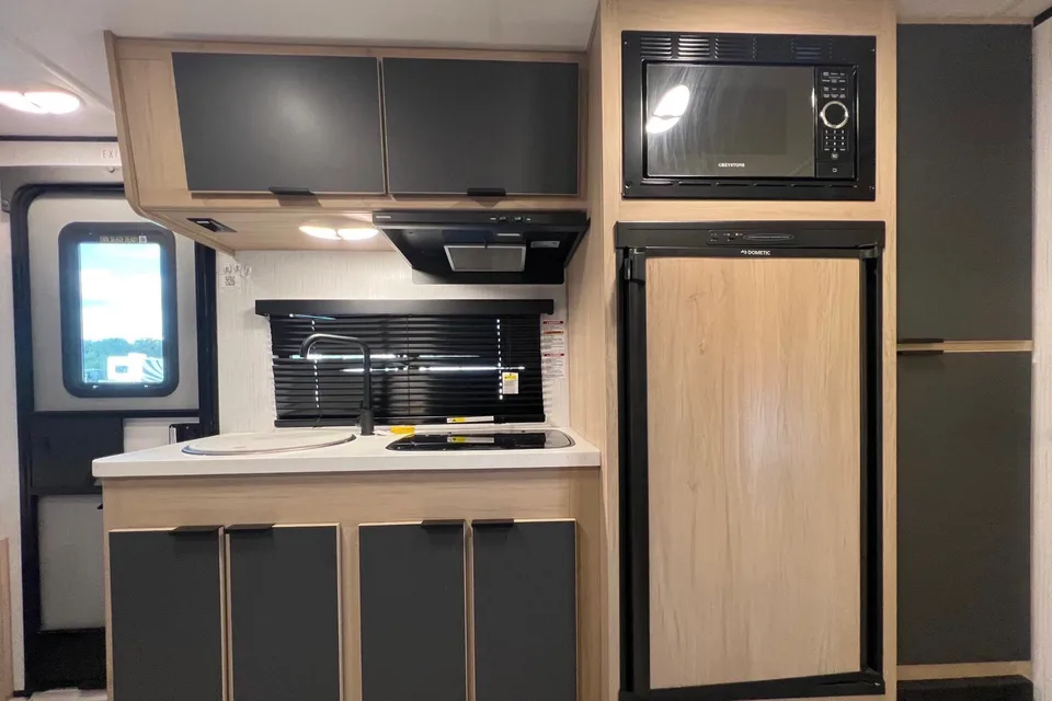 Adventure-Ready Family Bunkhouse Trailer | Sleeps 5–6 | Lightweight & Easy to Tow