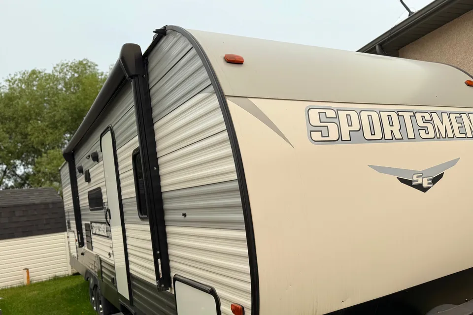 Tom’s K-Z Sportsmen Travel Trailer