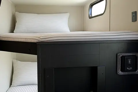 Paradise on wheels, bunkhouse.
