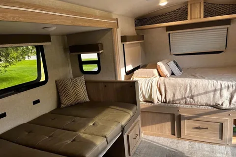 Adventure-Ready Geo Pro 20BHS! Easy to Tow. Sleeps 6