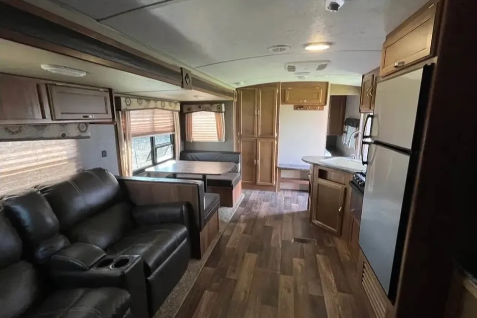 Norfolks Springdale Keystone  SG270LE Travel Trailer