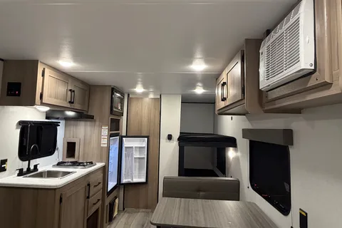 Coleman 17B Travel Trailer