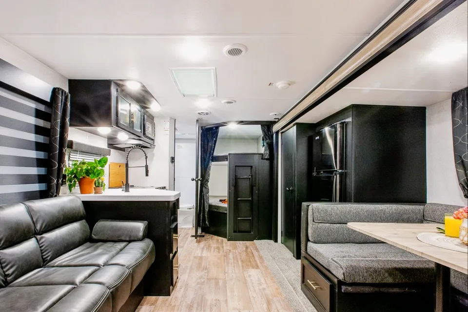 2022, 27-ft Fully Equipped Trailer