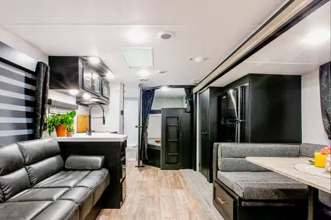 2022, 27-ft Fully Equipped Trailer
