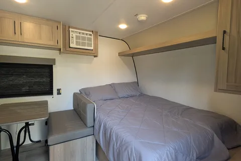 Carsons Coleman 17b Travel Trailer