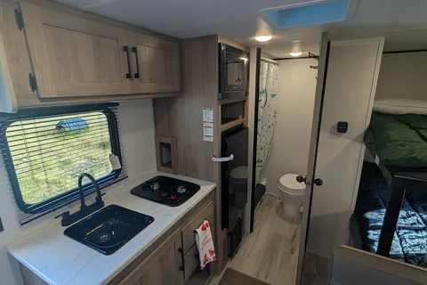 Carsons Coleman 17b Travel Trailer