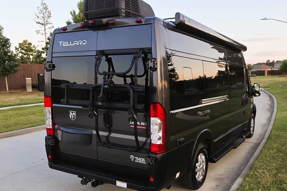 Recreate's Tellaro 21ft Class B