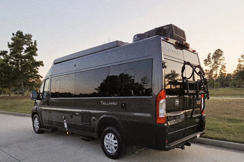 Recreate's Tellaro 21ft Class B