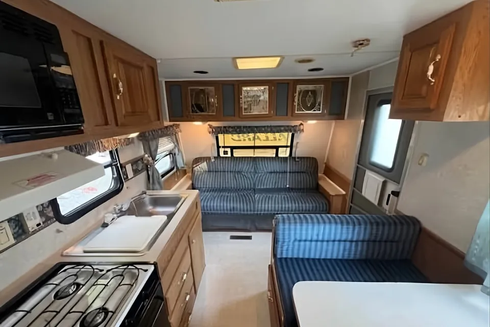 *Family Friendly, Pet friendly*Mallard 27foot Travel Trailer