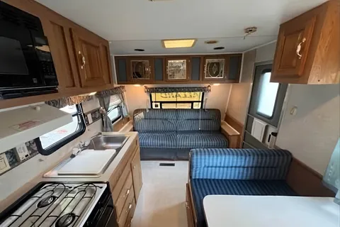 *Family Friendly, Pet friendly*Mallard 27foot Travel Trailer