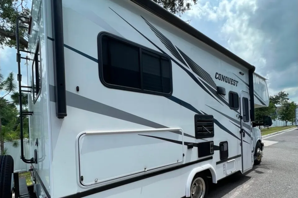 Morgan & Seth's Gulf Stream Conquest Class C