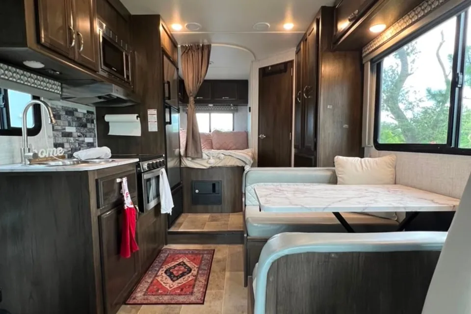 Morgan & Seth's Gulf Stream Conquest Class C