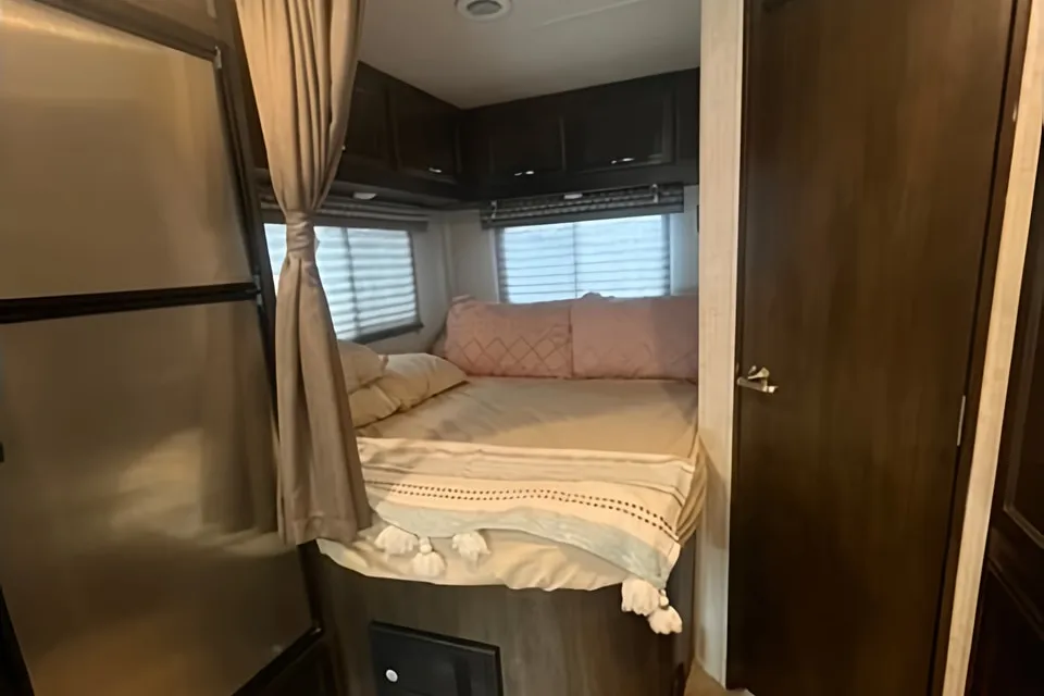 Morgan & Seth's Gulf Stream Conquest Class C